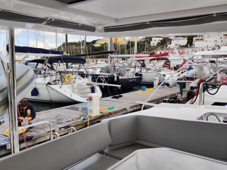 Location à Procida - Leopard Catamarans / Robertson & Caine Leopard 45 sur SamBoat