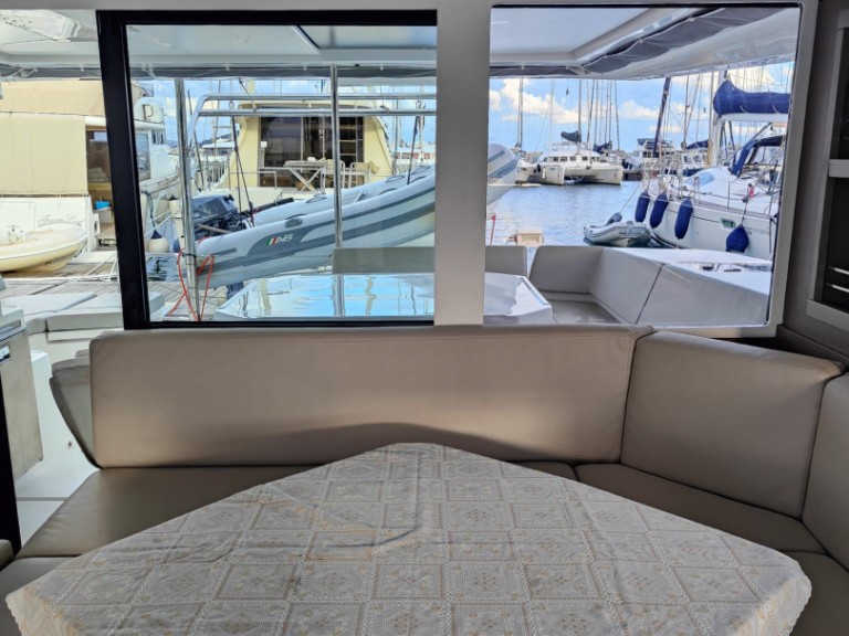 Location bateau Procida pas cher Leopard 45