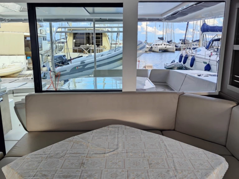 Location bateau Procida pas cher Leopard 45