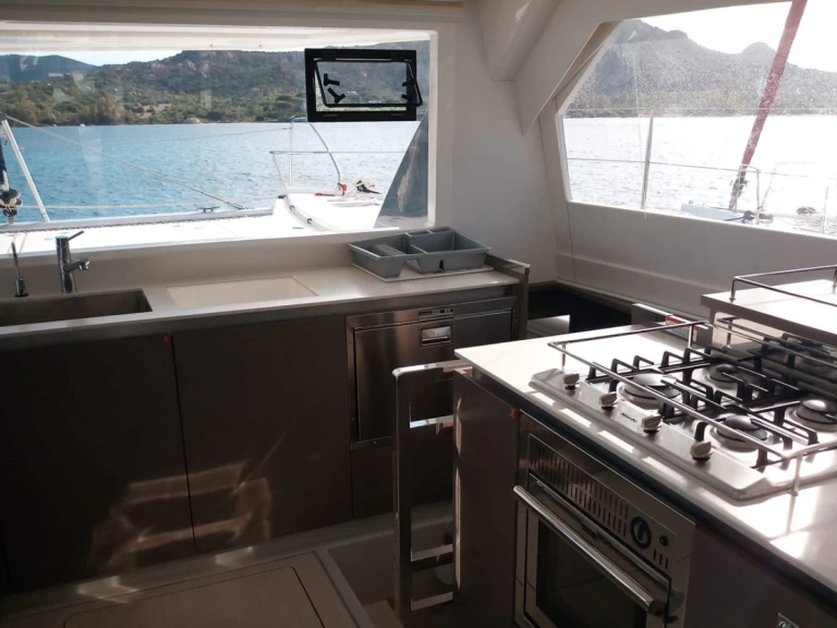 Location bateau Cannigione pas cher Leopard 50 - 5 + 1 cab