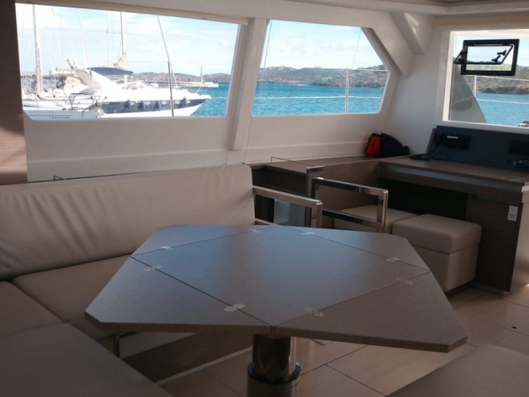 Location bateau Leopard Catamarans / Robertson & Caine Leopard 50 - 5 + 1 cab à Cannigione sur Samboat