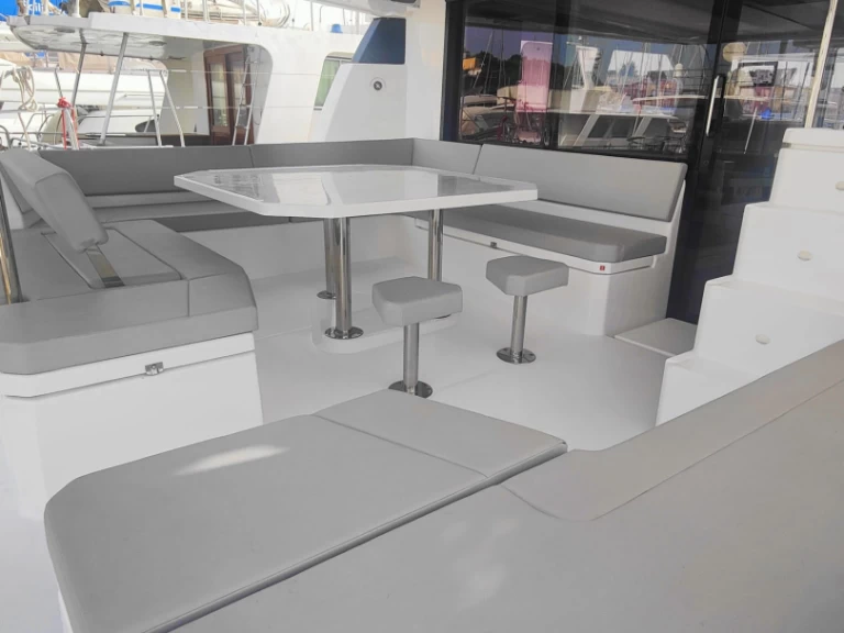 Location à Procida - Leopard Catamarans / Robertson & Caine Leopard 50 - 5 + 1 cab sur SamBoat