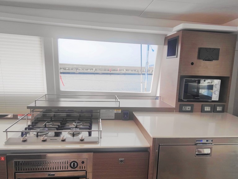 Louez un Leopard Catamarans / Robertson & Caine Leopard 50 - 5 + 1 cab à Procida