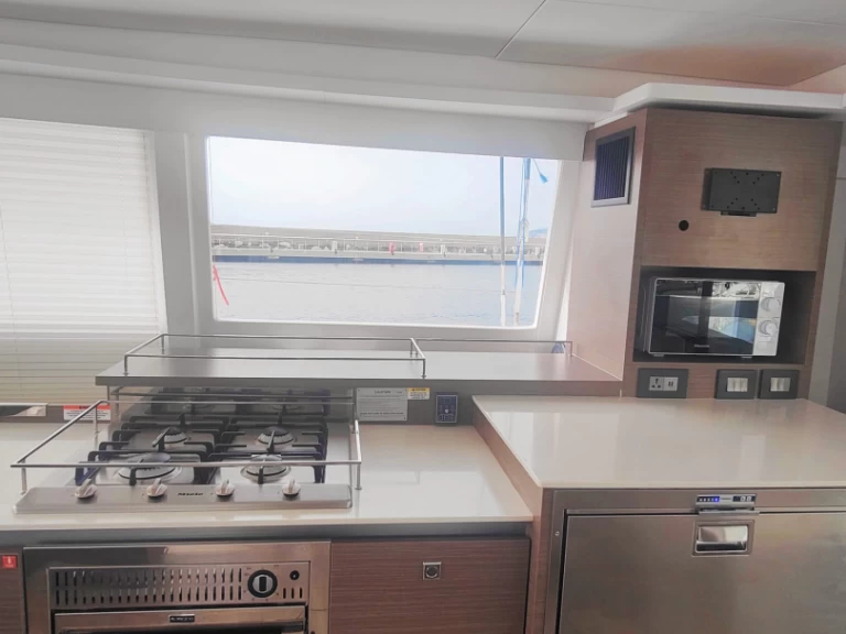 Louez un Leopard Catamarans / Robertson & Caine Leopard 50 - 5 + 1 cab à Procida