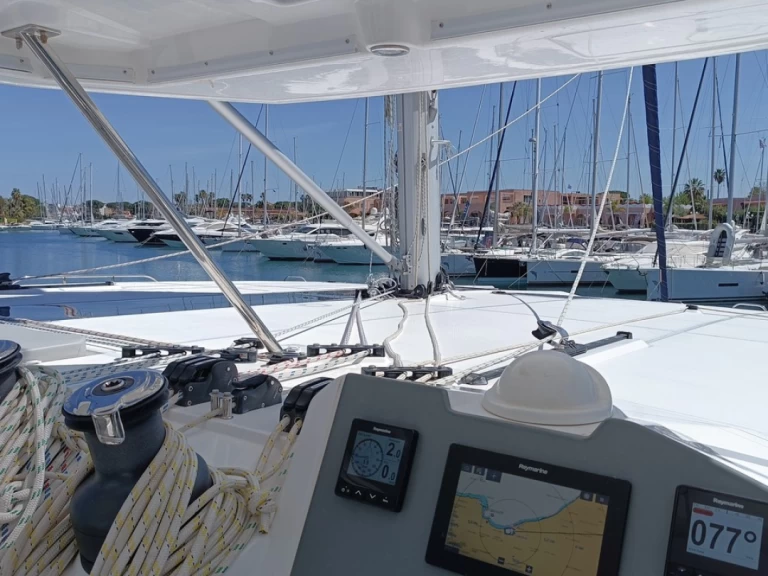 Location Catamaran Leopard Catamarans / Robertson & Caine avec permis
