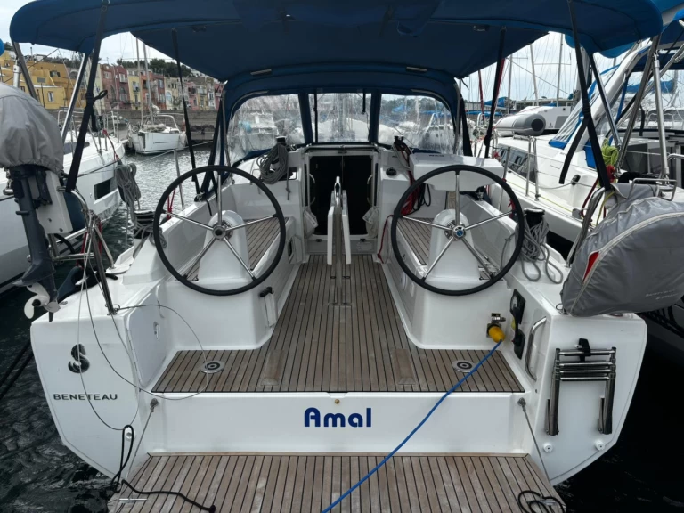 Voilier à louer à Procida au meilleur prix