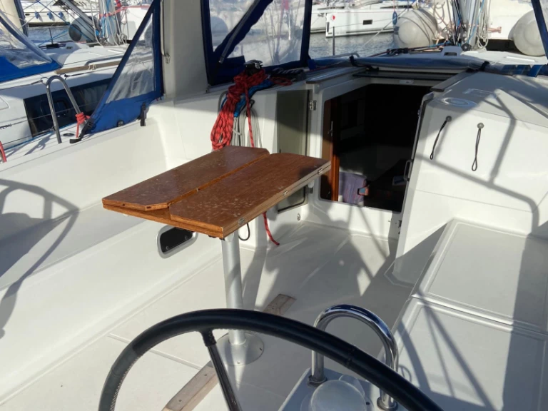 Location bateau Bénéteau Oceanis 38 à Procida sur Samboat