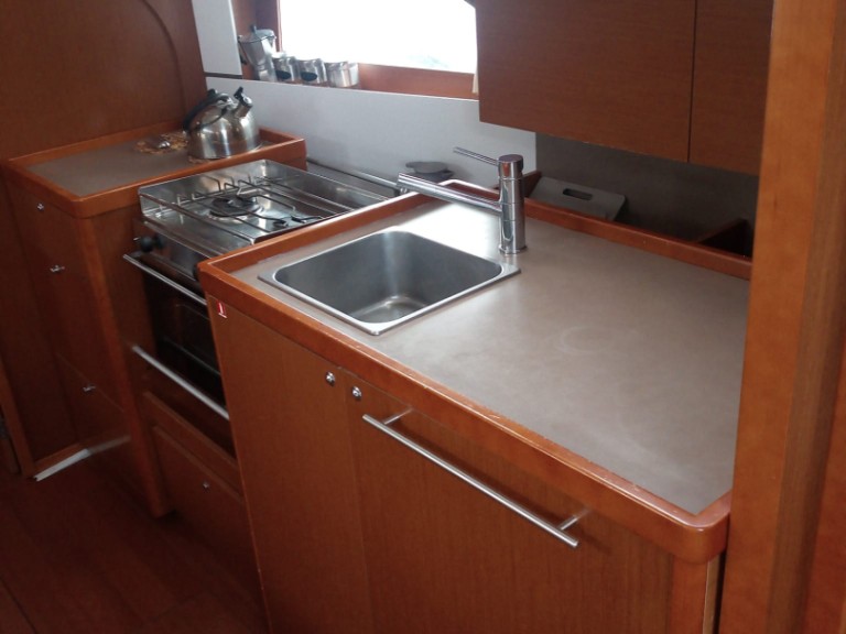 Location bateau Bénéteau Oceanis 38 à Cannigione sur Samboat