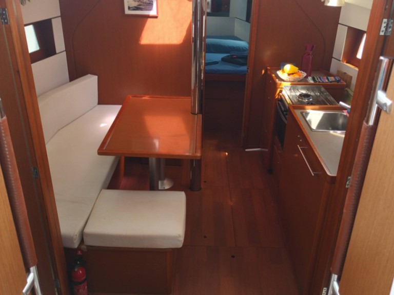 Location bateau Furnari pas cher Oceanis 38