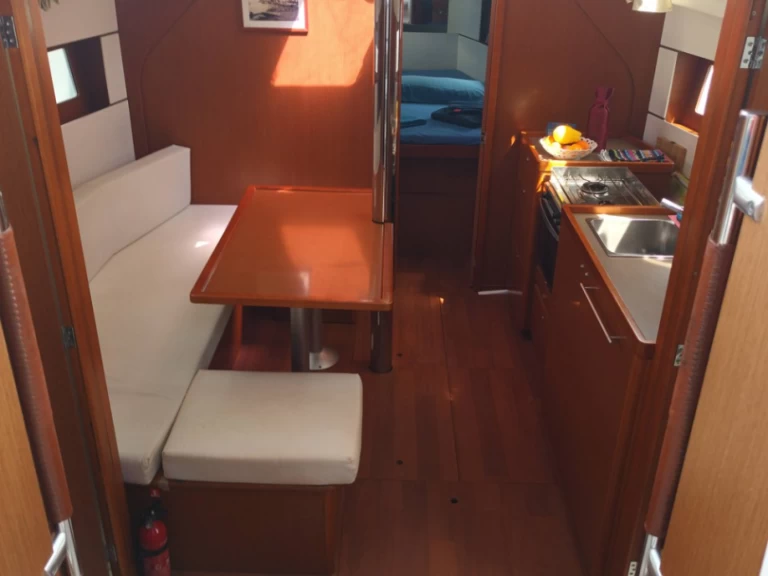 Location bateau Furnari pas cher Oceanis 38