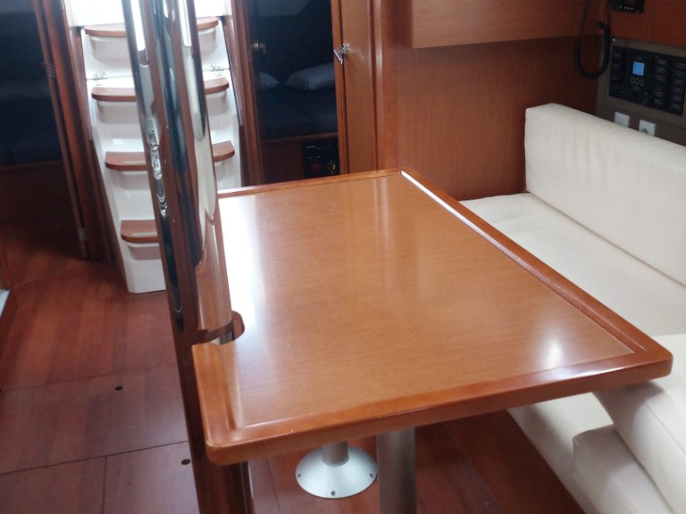 Louer Voilier avec ou sans skipper Bénéteau à Cannigione