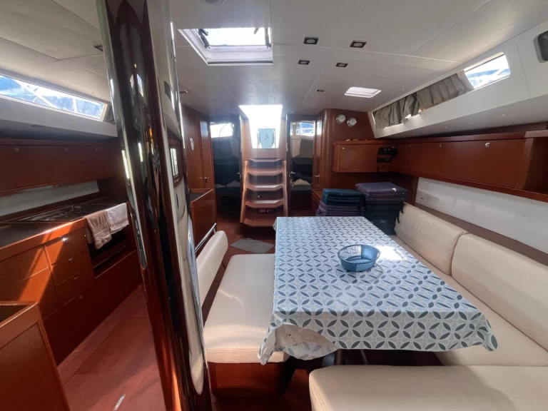 Bénéteau Oceanis 48 a louer à Cannigione