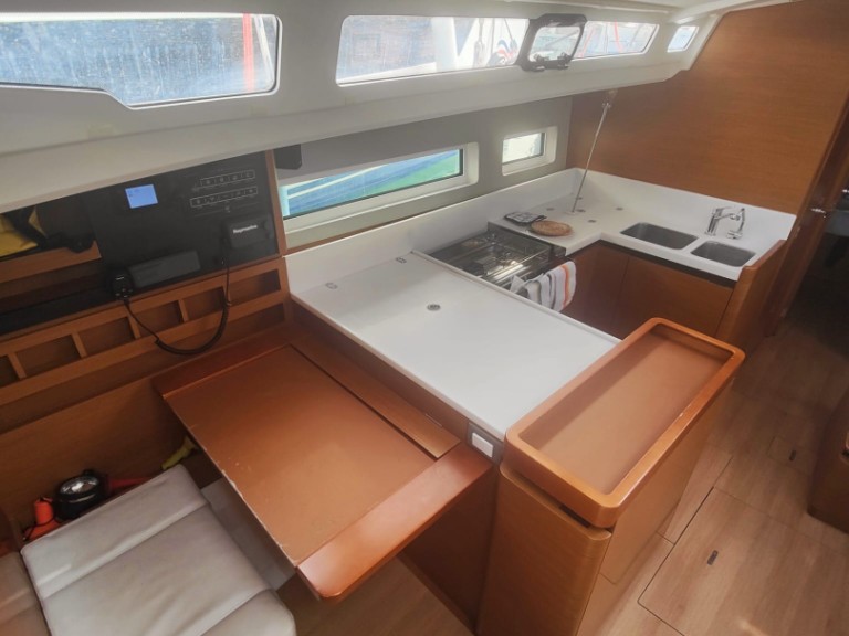 Location bateau Procida pas cher Sun Odyssey 440