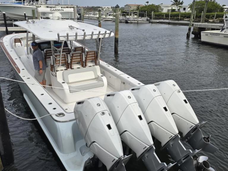 Bateau à moteur à louer à West Palm Beach au meilleur prix