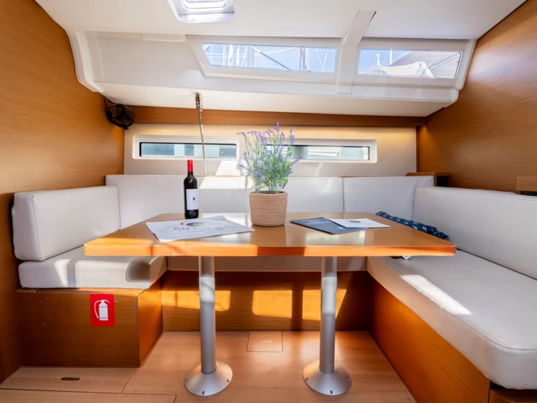 Location bateau Jeanneau Sun Odyssey 490 à Rhodes (Ville) sur Samboat