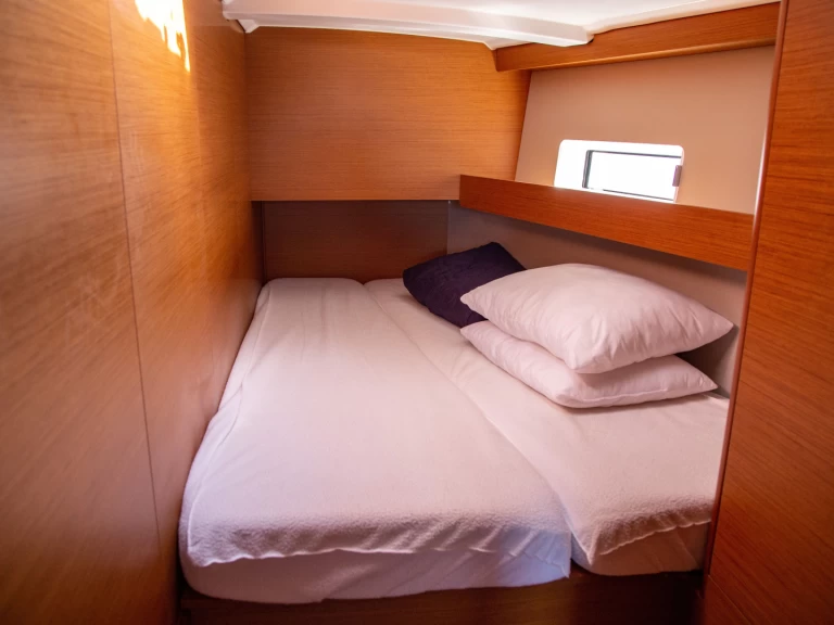 Location bateau Jeanneau Sun Odyssey 490 à Benítses sur Samboat