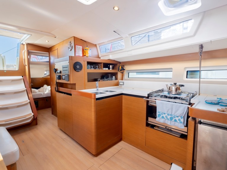 Location à Rhodes (Ville) - Jeanneau Sun Odyssey 490 sur SamBoat