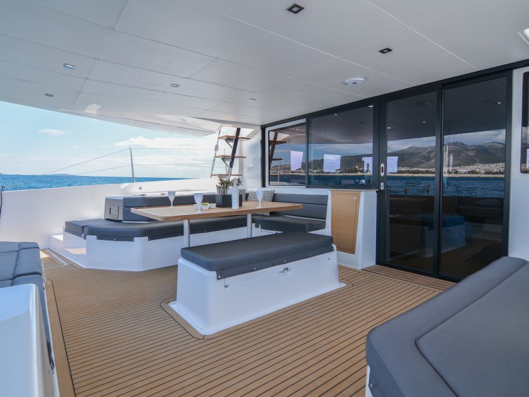 Location bateau Dufour Dufour Catamarans 48 Sail à Álimos sur Samboat