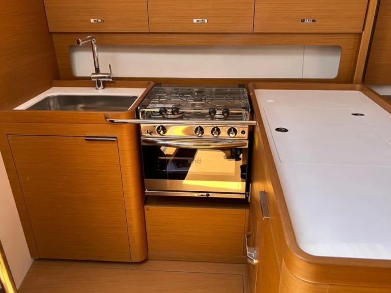 Voilier à louer à Lávrio au meilleur prix