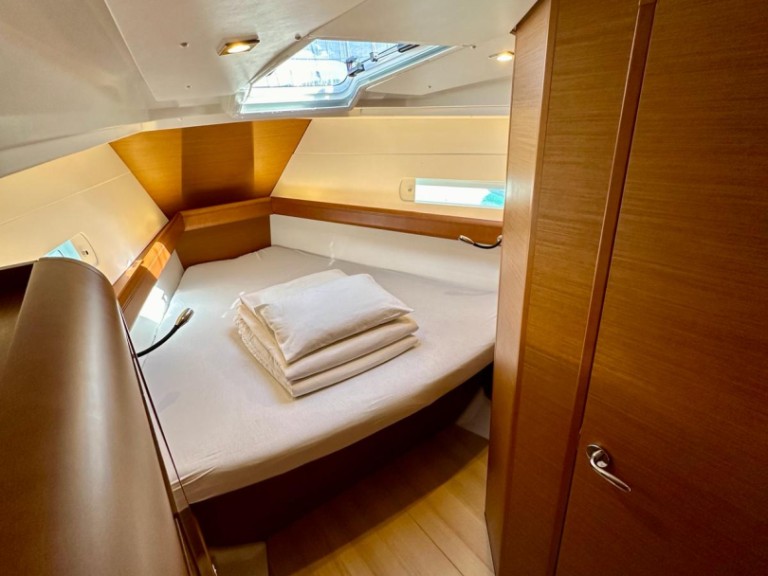 Louez un Jeanneau Sun Odyssey 419 à Drage