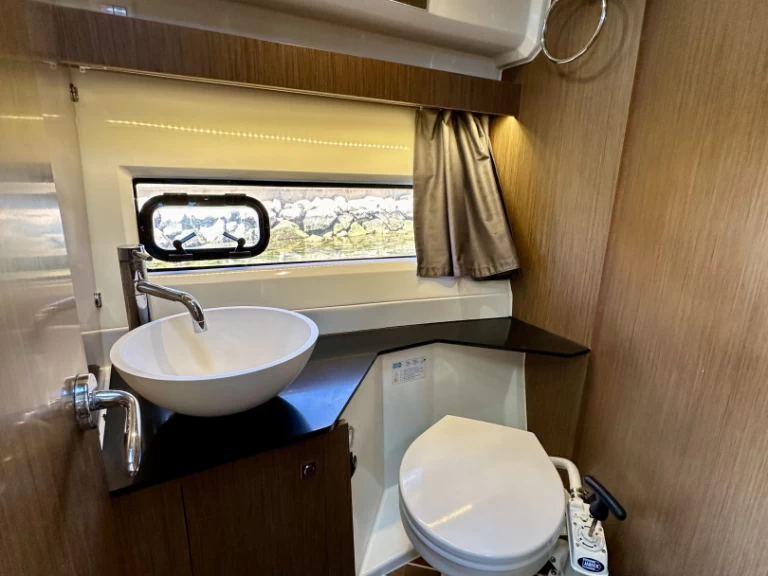 Bateau à moteur à louer à Drage au meilleur prix