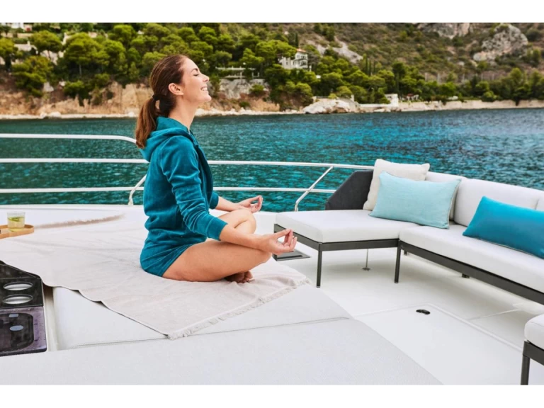 Location à Capo d'Orlando - Prestige Prestige M48 sur SamBoat