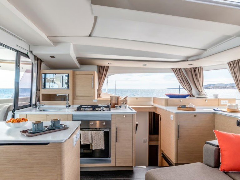 Location bateau Fountaine Pajot Fountaine Pajot New 44 à Taranto sur Samboat