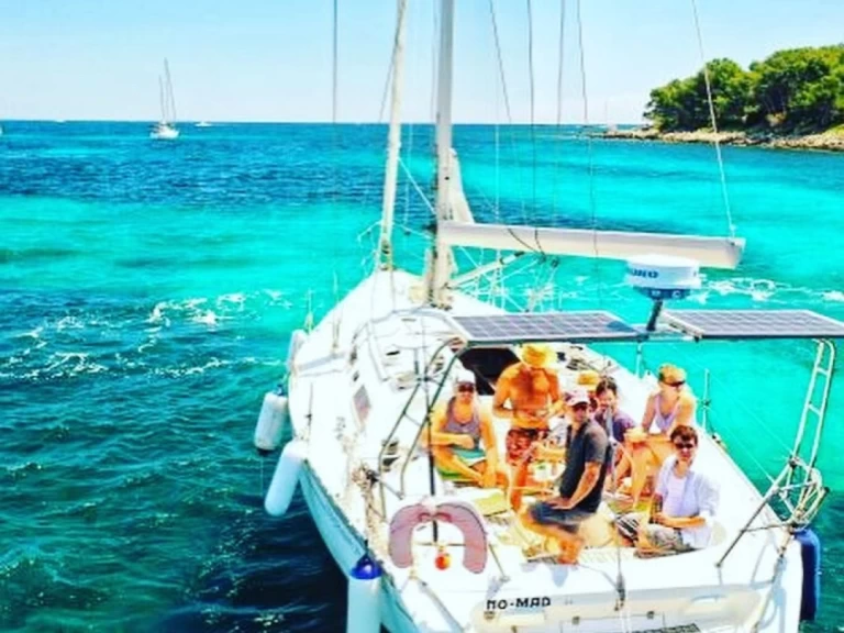 Location bateau Antibes pas cher Sun Charm 39