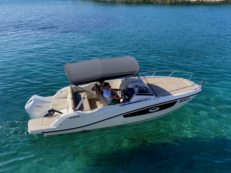 Louez un Quicksilver Activ 675 Sundeck à Tribunj