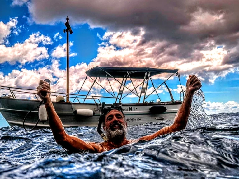 Location Bateau à moteur Mileo avec permis