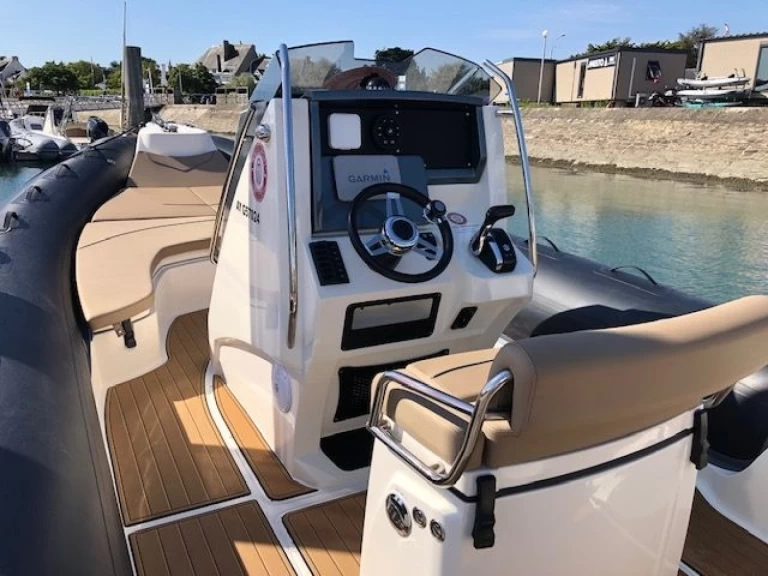 Location Semi-rigide Bwa avec permis