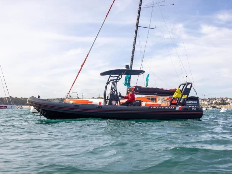 Location bateau Highfield Patrol 760 à La Trinité-sur-Mer sur Samboat
