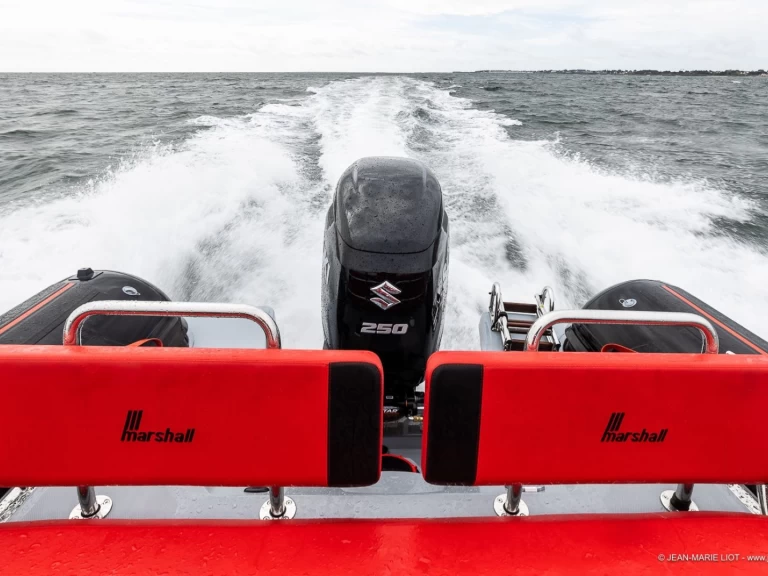 Semi-rigide à louer à La Trinité-sur-Mer au meilleur prix