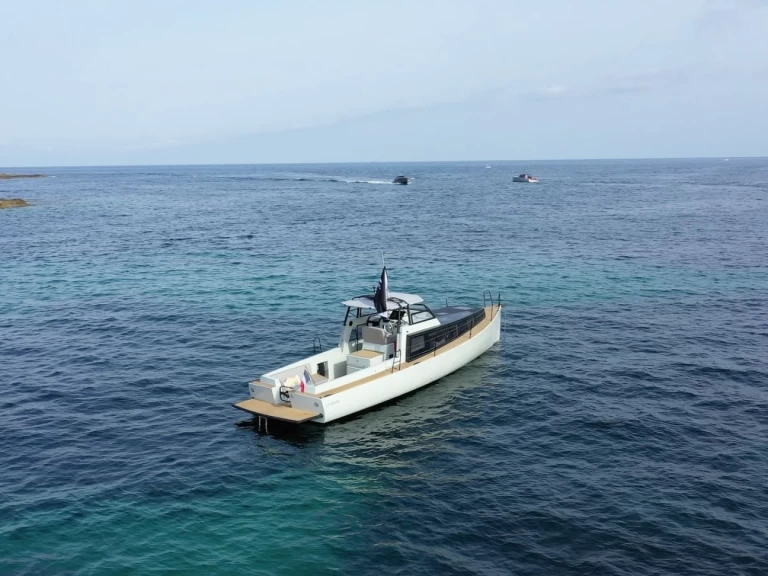 Location Bateau à moteur à La Trinité-sur-Mer - BUEHLER TURBOCRAFT Silverfine