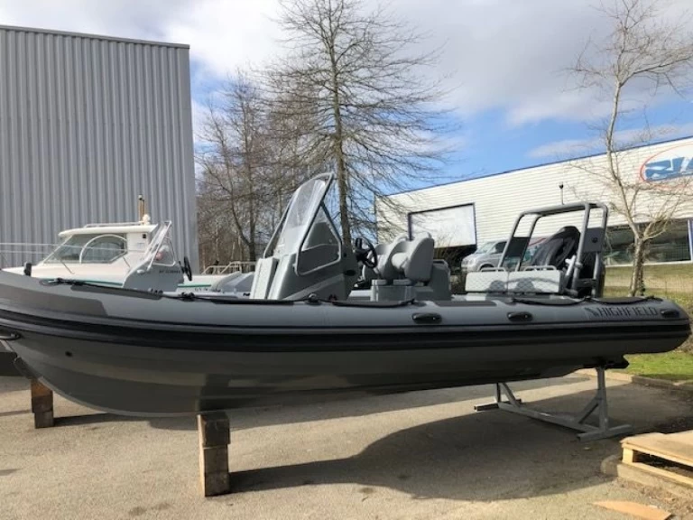 Louer Semi-rigide avec ou sans skipper Highfield à Port-Haliguen