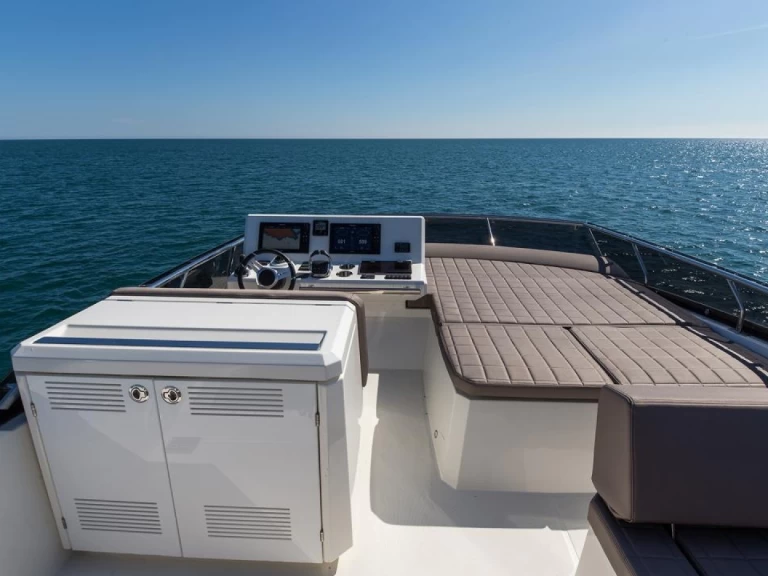 Location bateau Port-Haliguen pas cher Prestige 520