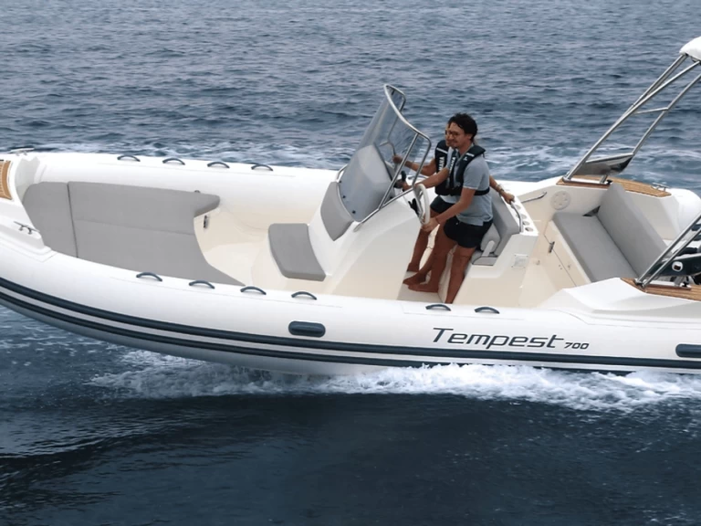 Location bateau Capelli Tempest 700 à Antibes sur Samboat
