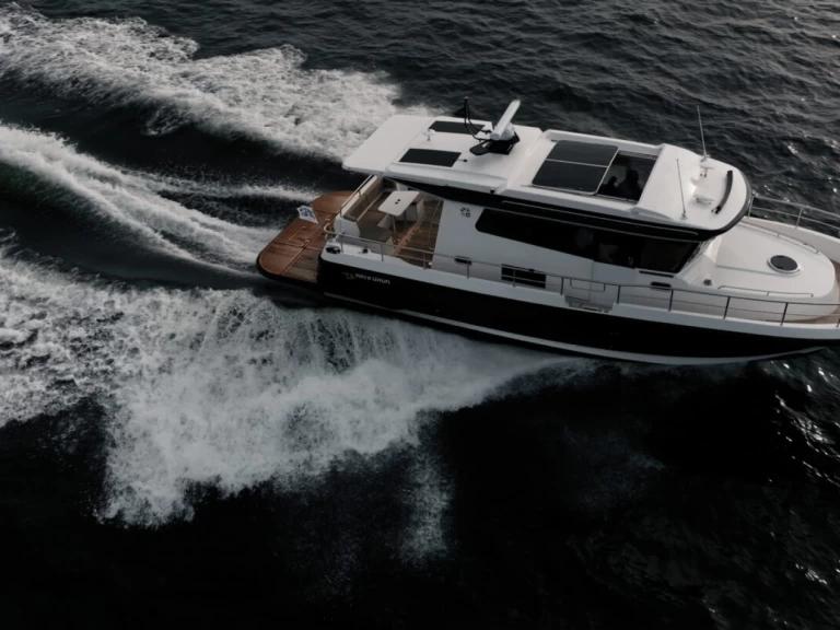 Bateau à moteur à louer à La Trinité-sur-Mer au meilleur prix