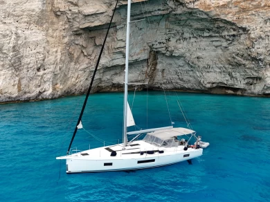 Sailboat for rent Vlychó at the best price