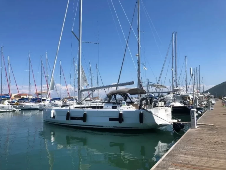 Location bateau Ligia pas cher Dufour 470