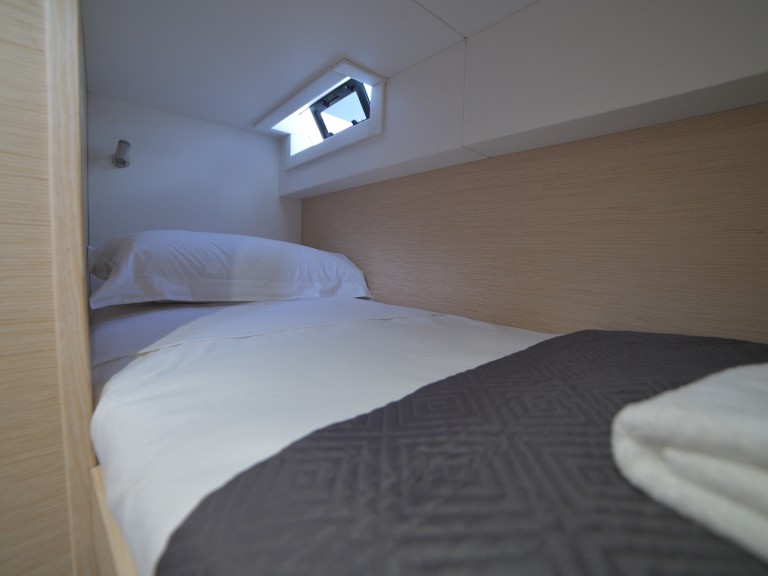 Location à Salerne - Dufour Dufour Catamarans 48 Sail sur SamBoat