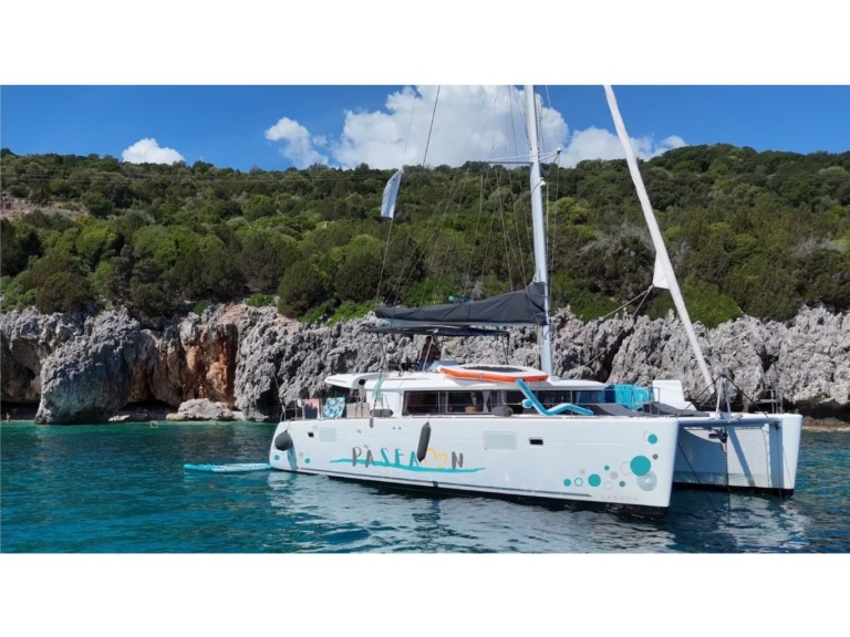 Catamaran à louer à Lefkáda au meilleur prix