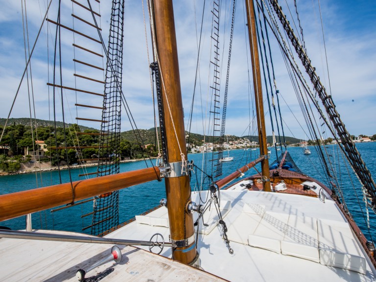 Louez un  Gulet à Álimos