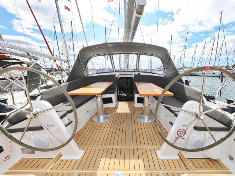 Louez un Hanse Hanse 410 à Biograd na Moru