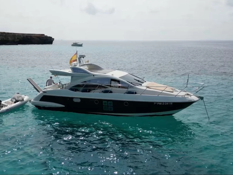 Location bateau Azimut Azimut 43 à Cala d'Or sur Samboat