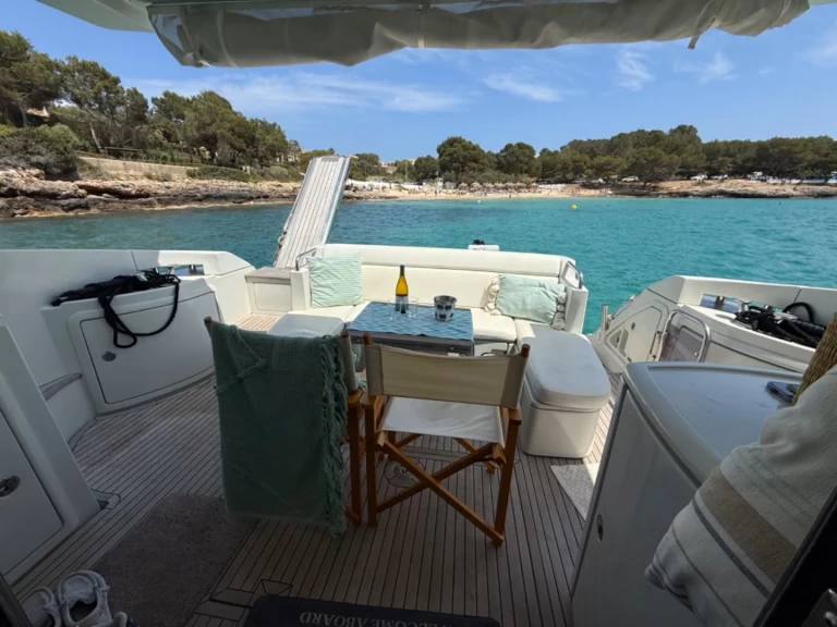 Bateau à moteur à louer à Cala d'Or au meilleur prix