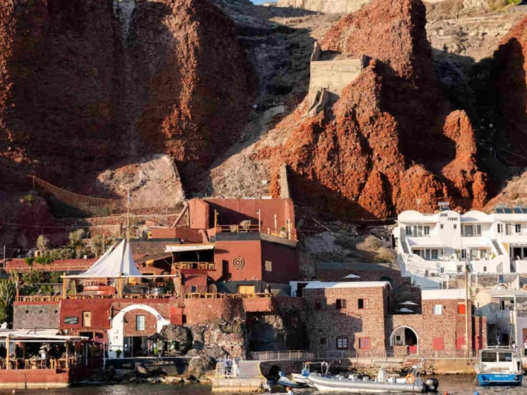 Louer Yacht avec ou sans skipper Targa à Santorini Port