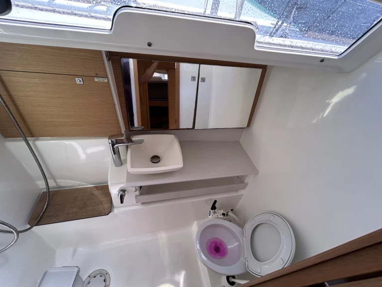 Location bateau Dufour Dufour 430 Grand Large à Gouviá sur Samboat