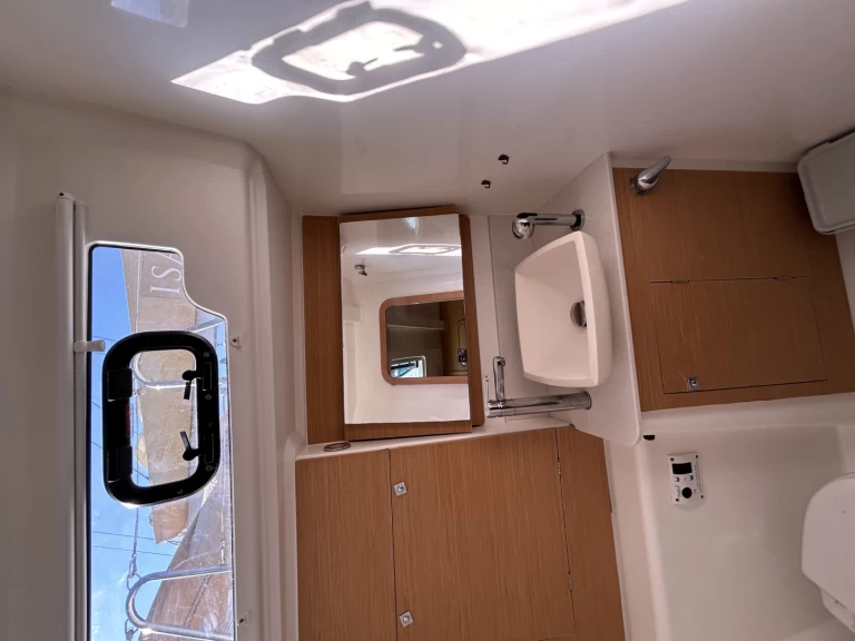 Louez un Dufour Dufour 460 Grand Large à Gouviá