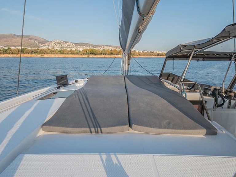 Location bateau Fountaine Pajot Astrea 42 à Lávrio sur Samboat